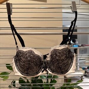 Victoria's Secret Black and Cream Lace Underwire Bra
